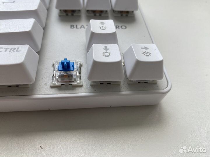 Механическая клавиатура белая с подсветкой