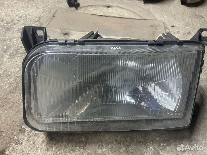 Фара левая VW Passat B3