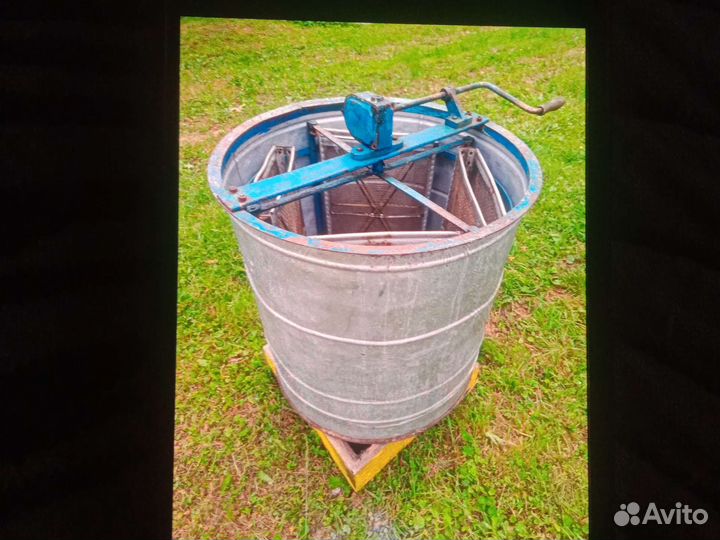 Медогонка 4 рамочная бу