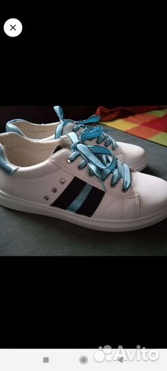 Кроссовки новые 39р.женские