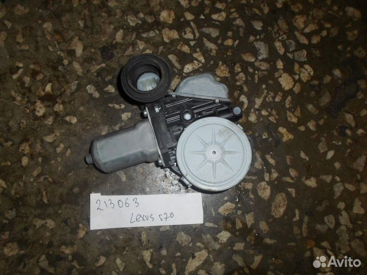 Моторчик стеклоподъемника задний правый