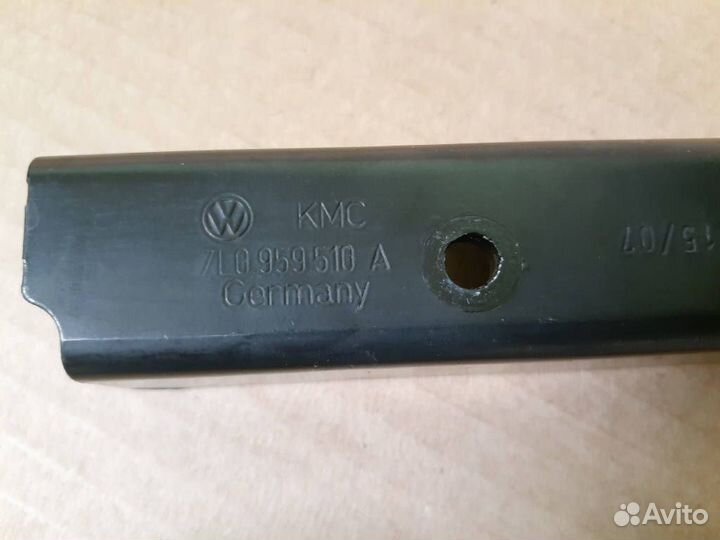 Кронштейн датчика удара R VW Touareg 1 7L BPE