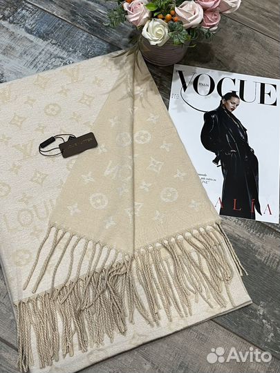 Шарф палантин теплый Louis Vuitton молочно-бежевый