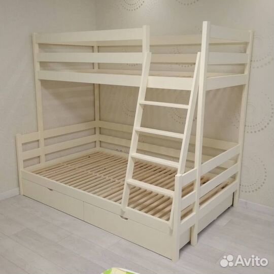 Двухъярусная кровать