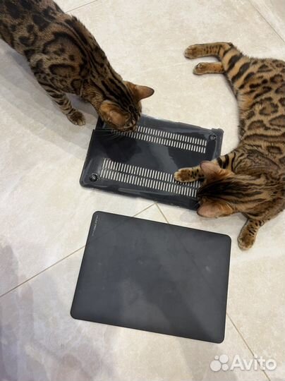 Чехол Uniq Husk Pro Claro для MacBook Air 13