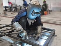 сварщик аргонодуговой сварки. сварка металлоизделий. сварка отопления. сварщик труб. работа сварщика жильем.