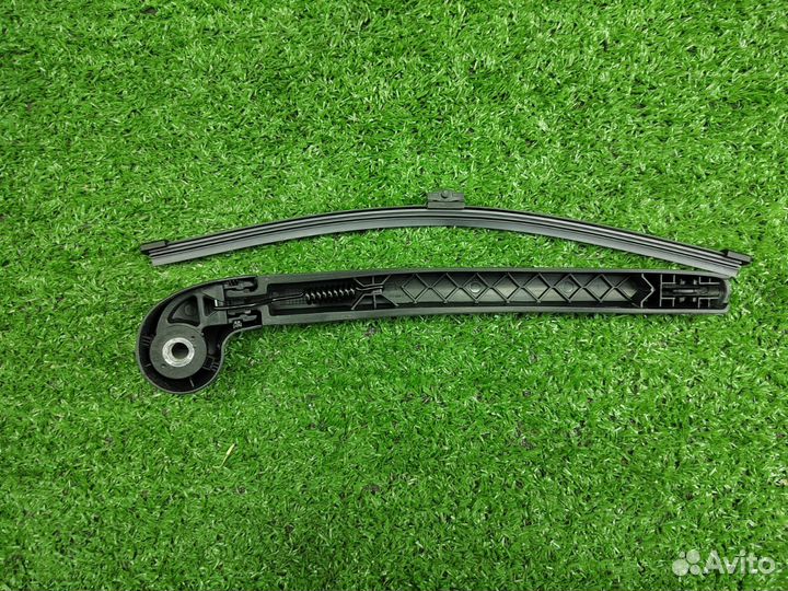 Поводок заднего стеклоочистителя Audi A3 8V VAG