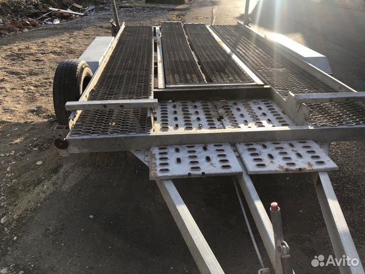 Прицеп-эвакуатор