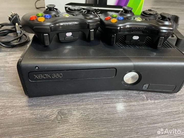 Xbox 360 Slim freeboot / Игры / 2 джойстика