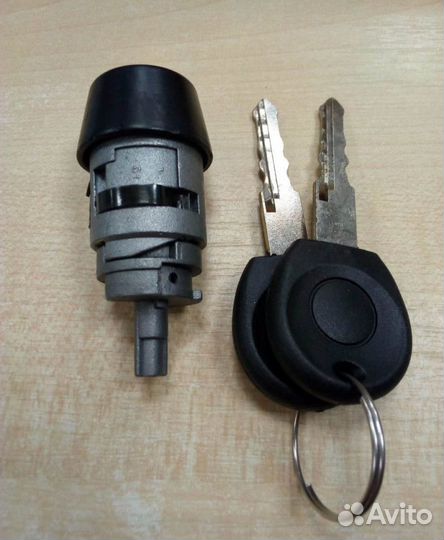 Личинка замка зажигания с ключом VW Golf 3/Passat