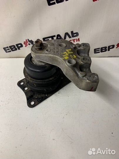 Подушка двигателя правая Volkswagen Polo хетчбек