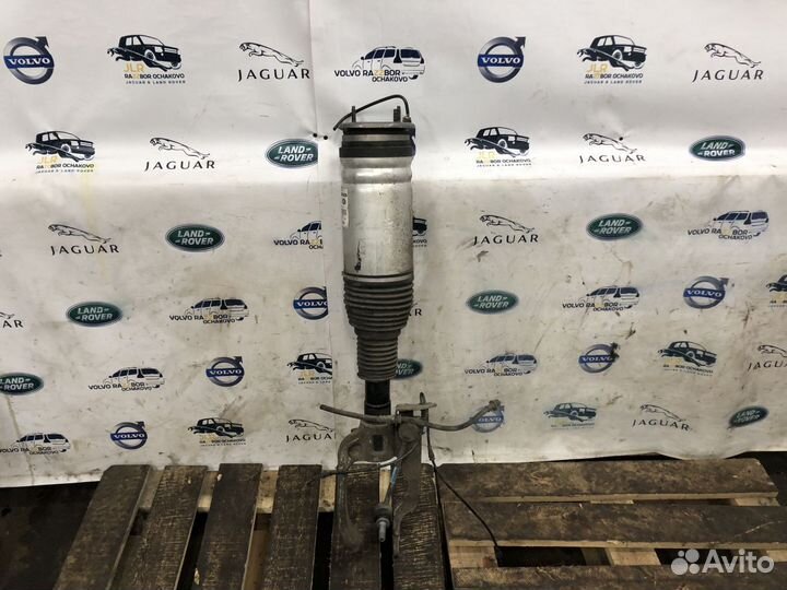Пневмостойка передняя левая Land Rover Discovery V