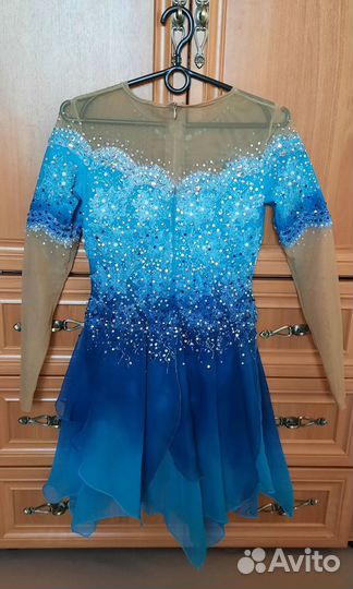 Платье для выступлений по фигурному катанию