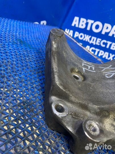 Кронштейн кондиционера Opel Vectra B седан X16XEL