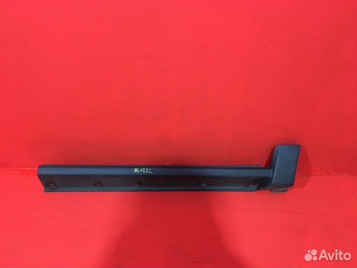 Накладка порога наружняя передняя правая Jeep