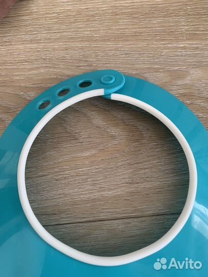 Нагрудник пластиковый