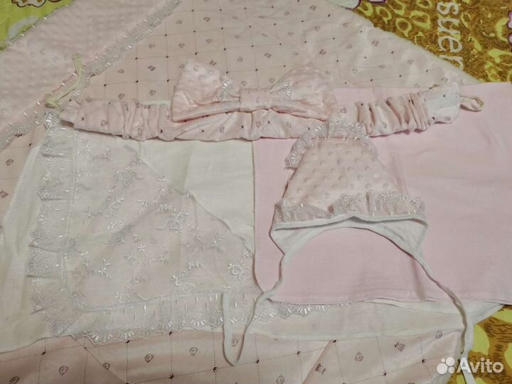 Конверт-одеяло на выписку (бант и шапочка)