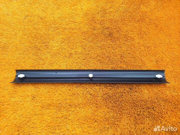 Накладка на порог салона передняя левая Bmw