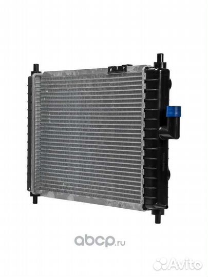 Радиатор охлаждения двигателя