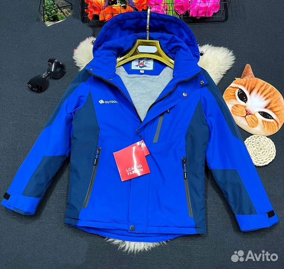 Куртки новые