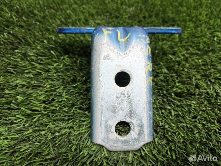 Петля двери верхняя передняя левая Kia Rio 4 FB