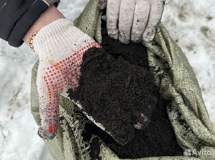 Земля чернозем плодородный грунт в мешках