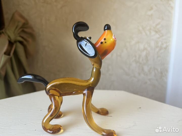 Собачка из выдувного стекла