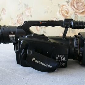 Видеокамера Panasonic AG-dvx100b