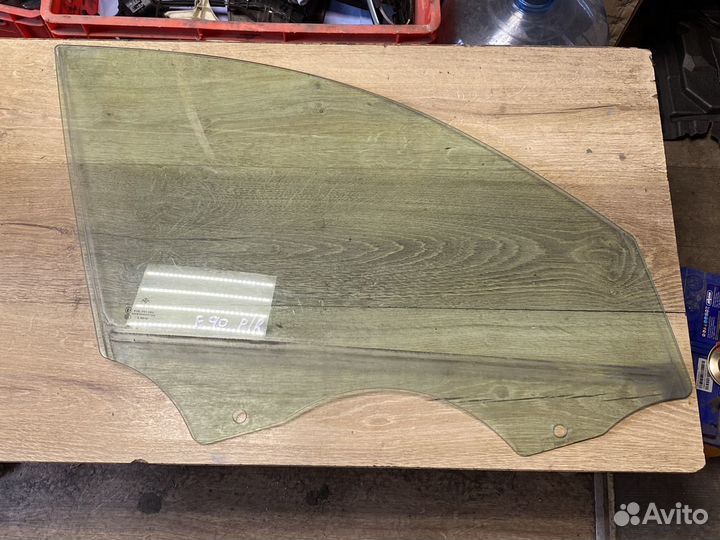 Bmw 3 e90 переднее правое стекло