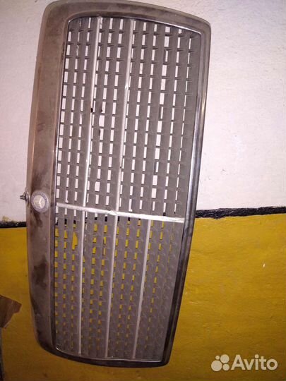 Запчасти на Mercedes 124 м102