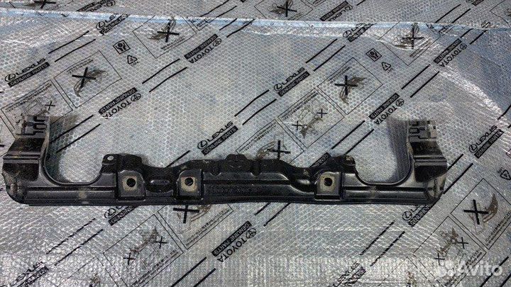 Накладка бампера передняя Toyota Hilux 8 2015