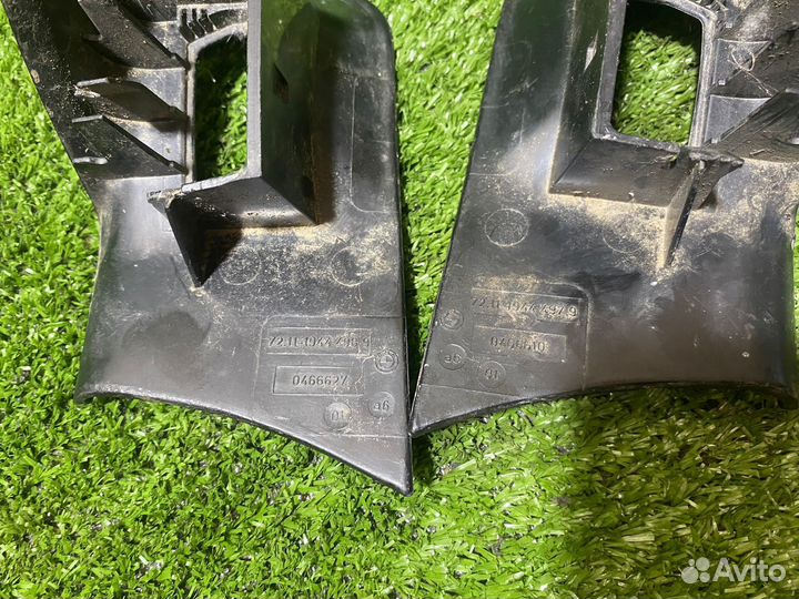 Накладки фиксаторов ремней задних BMW E34