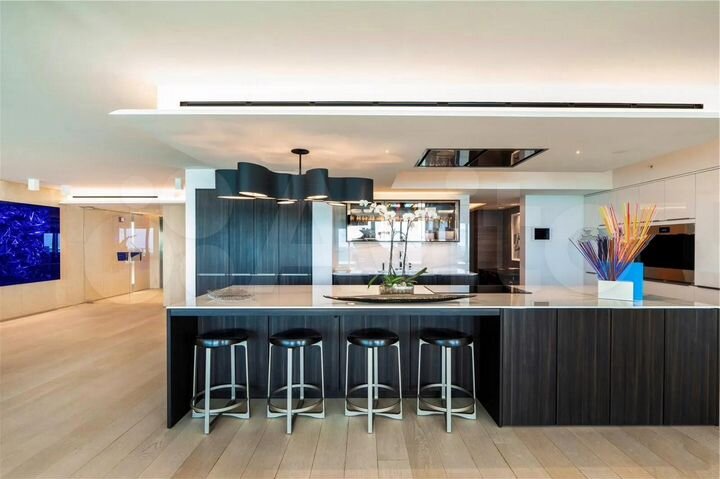 2-к. квартира, 64 м², 8/12 эт.