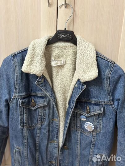 Джинсовая куртка с мехом bershka