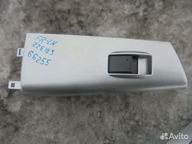 Кнопка стеклоподъемника передняя левая Toyota