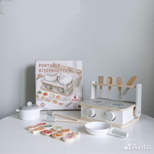 Детская плита с посудой и грилем из дерева