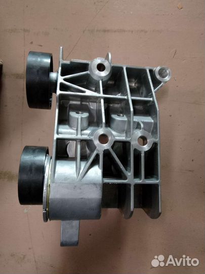 Натяжной ролик ремня грм Ford Fiesta, Ka