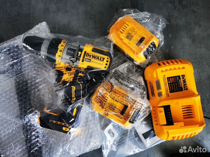 DeWalt DCD999P2 - шуруповёрт для ледобура