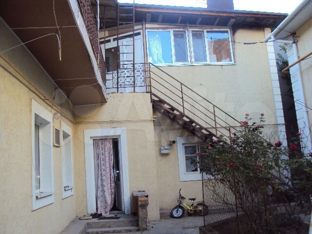 Дом 204 м² на участке 2,5 сот.