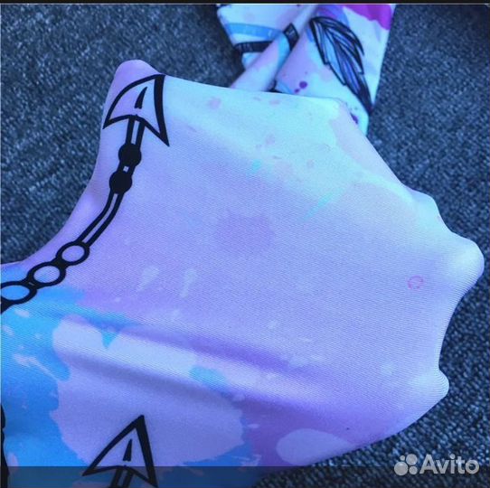 Эластичный спортивный костюм для фитнеса