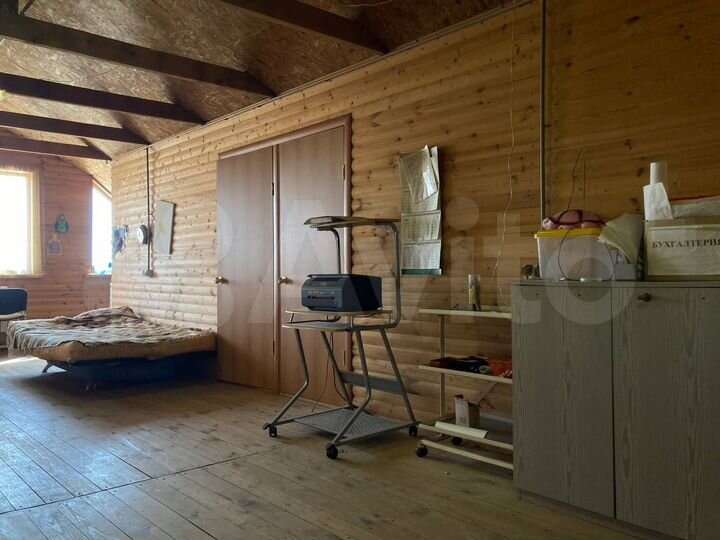 Дом 320 м² на участке 3 га