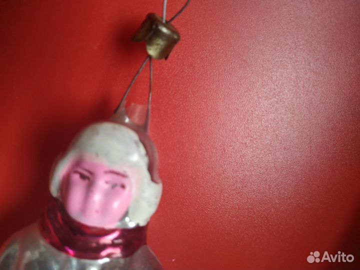 Ёлочная игрушка Девочка с лопатой Стекло