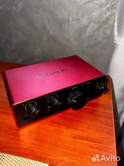 Focusrite scarlett solo 4th gen набор