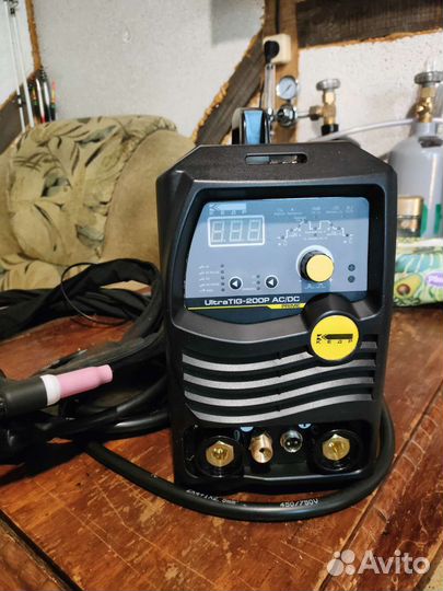 Аргонодуговой сварочный аппарат