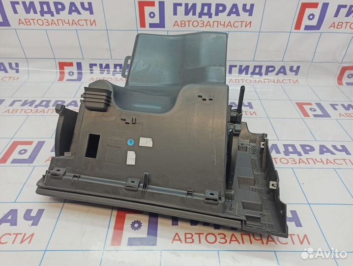 Бардачок Skoda Rapid (NH3) 6OU857264. Царапины