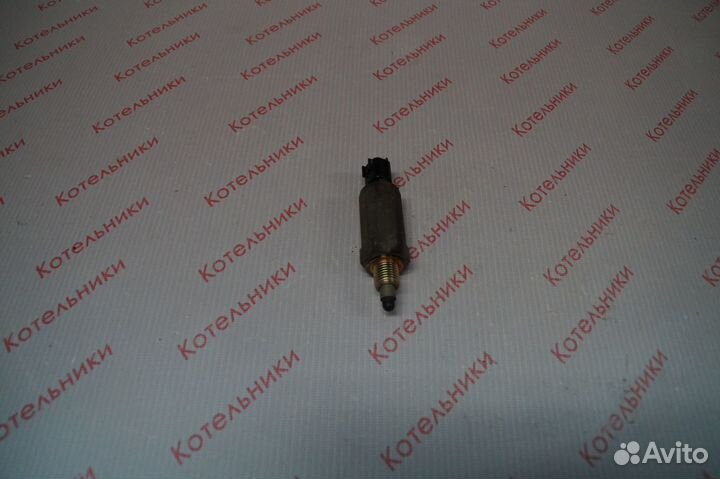 Nissan 16176-73C00 Клапан