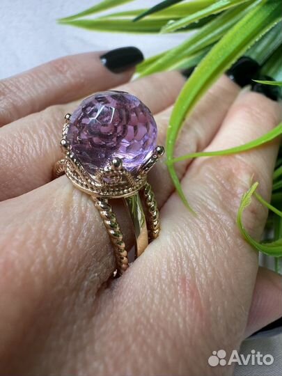 Золотое кольцо с крупным аметистом