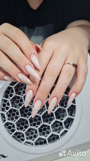 Наращивание ногтей