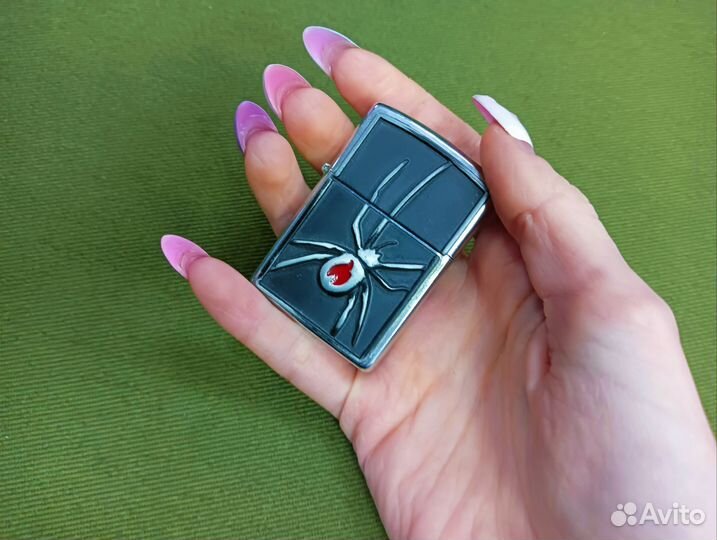 Зажигалка с пауком Серая
