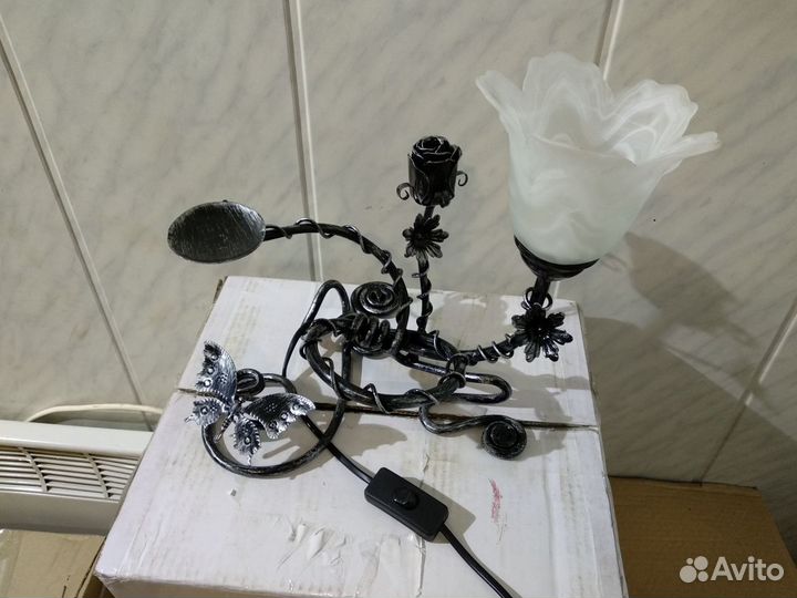 Светильник настольный кованый